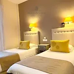 Des Pins Hotell 3*