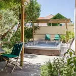 Des Pins Hotell 3*