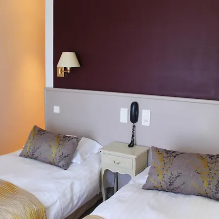Hotel Des Pins 3*