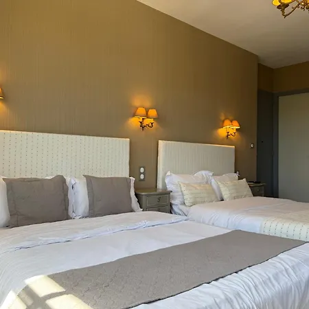 Des Pins Hotel 3*