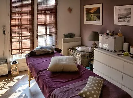 Des Pins Hotel