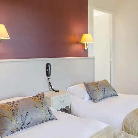 Des Pins Hotel 3*